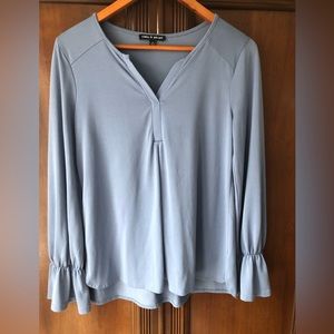 LAST CHANCE Cable & Gauge Blue long sleeve V neck top size S